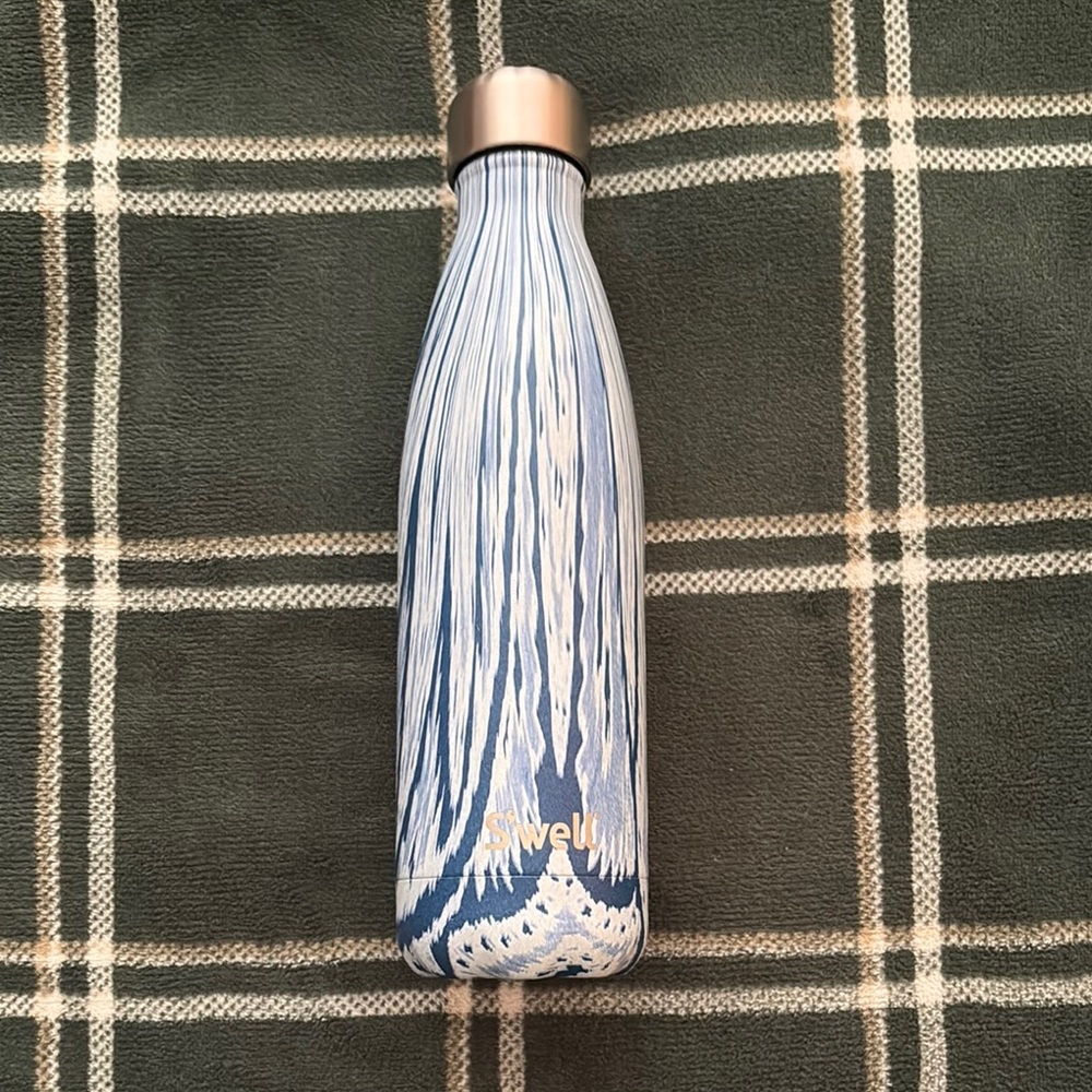 S'well Blue and White Accent Tassel